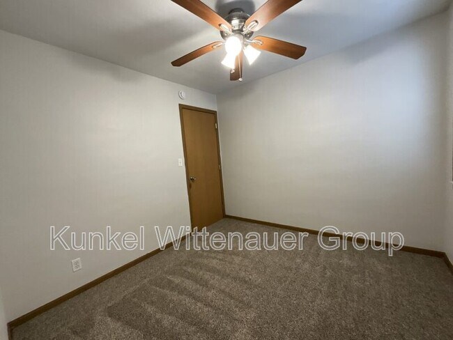 Building Photo - 1803 Jamestown Rd