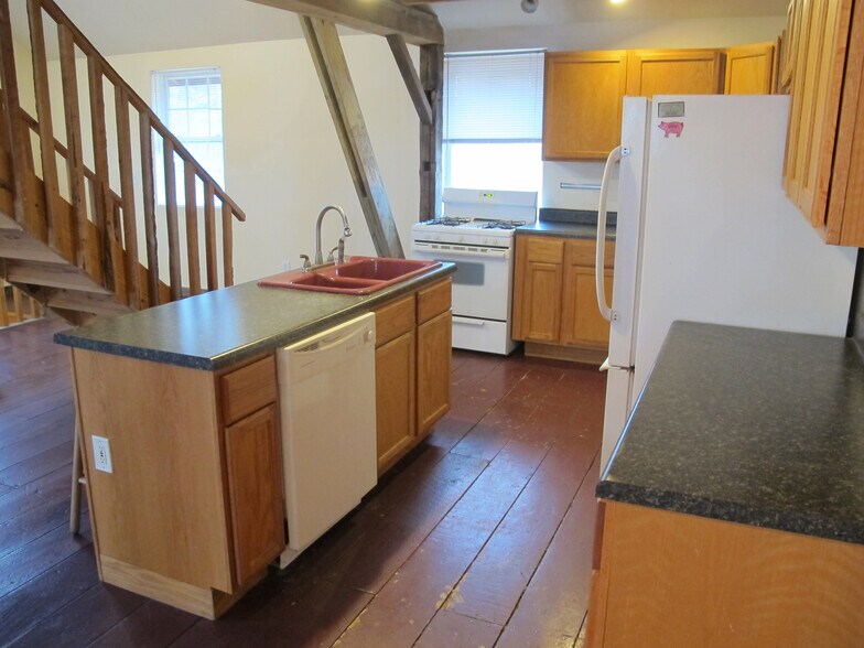 Building Photo - 130 US-4