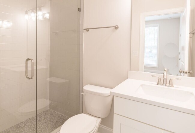 Building Photo - Immaculate, new 3BR/3.5BA townhome in The Maxwell community in Alpharetta GA.