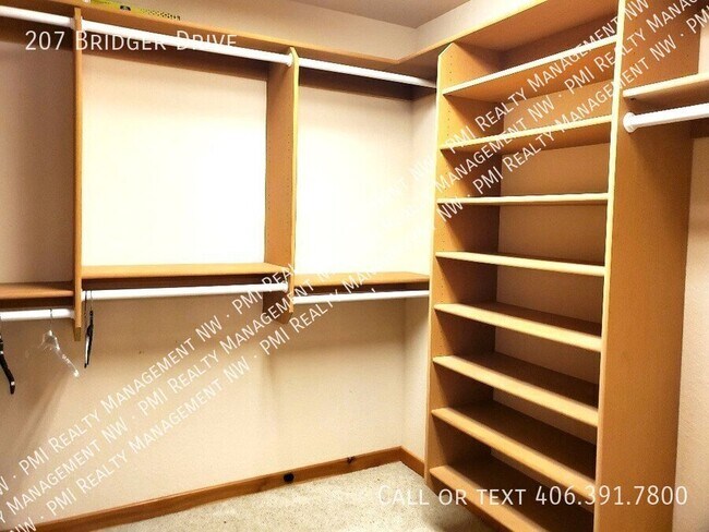 Building Photo - 207 Bridger Dr