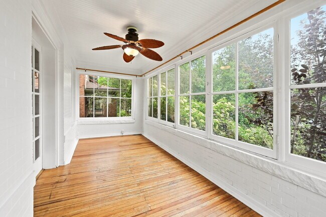 Building Photo - $4,720.95 with $300 off the first month's rent, 5 Beds - 5 Bath, Single Family Home in Denver wit...
