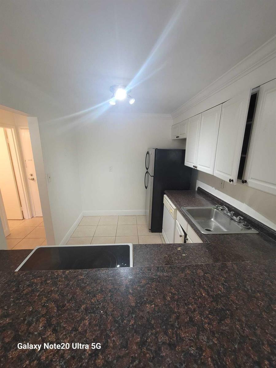 Building Photo - 4324 NW 9th Ave