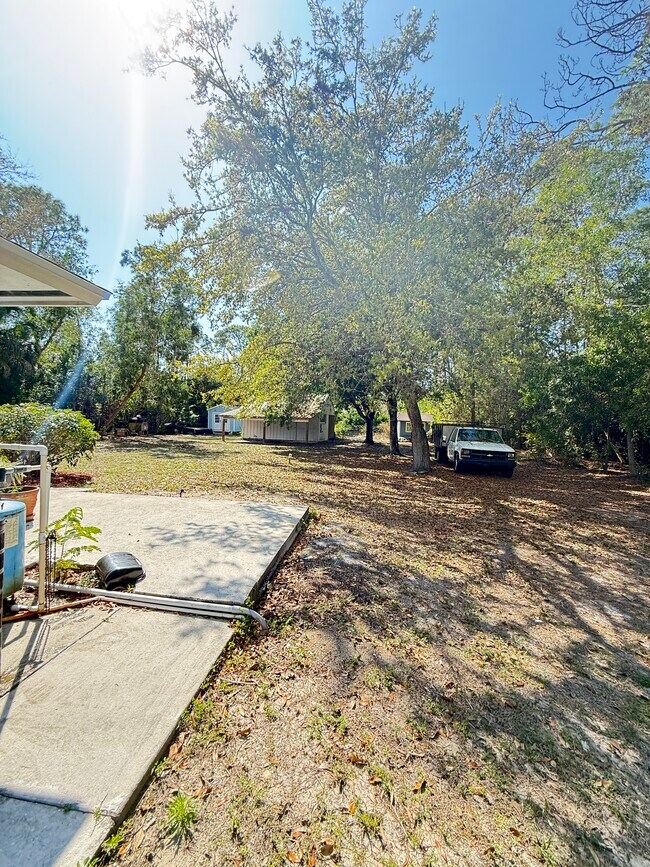 Building Photo - 25356 Pinson Dr