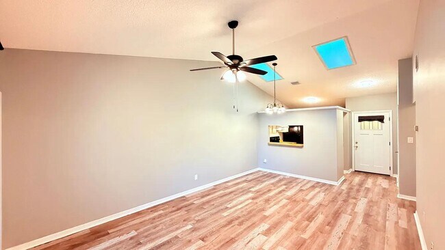 Building Photo - 7909 Richwood Dr