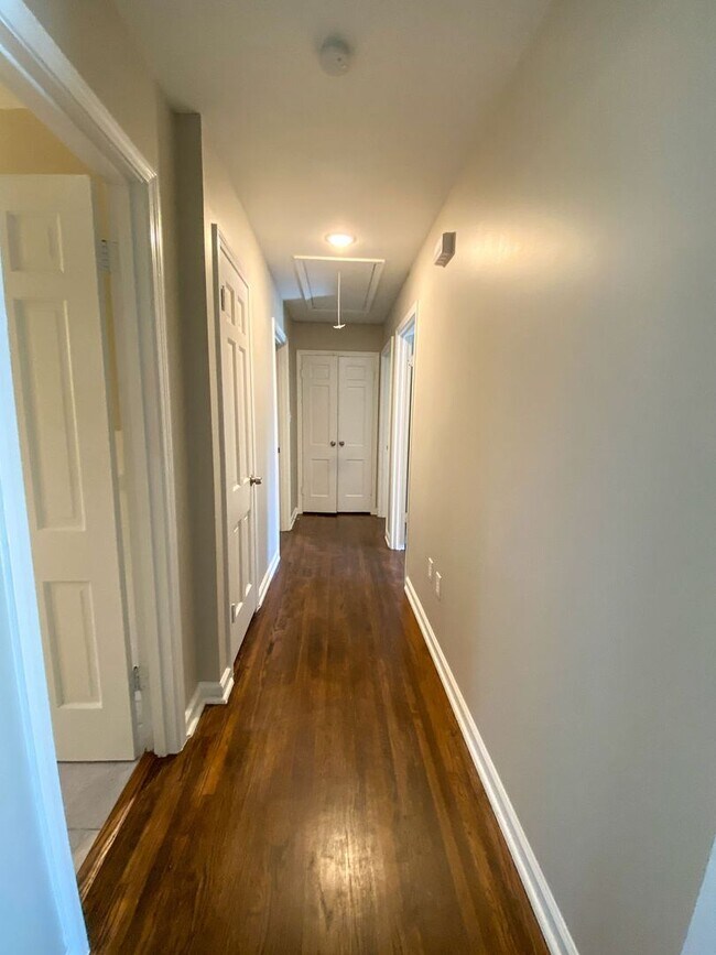 Building Photo - Large 3 bedroom 2 bath home in Whitehaven recently renovated