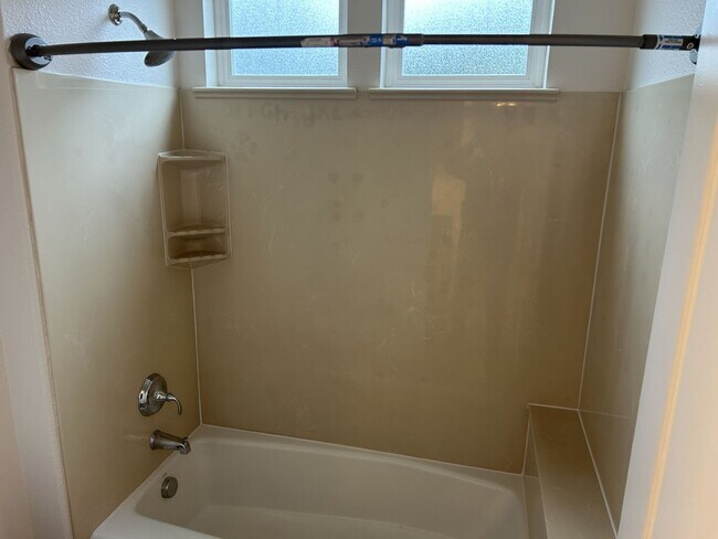 Building Photo - NB T 403-405