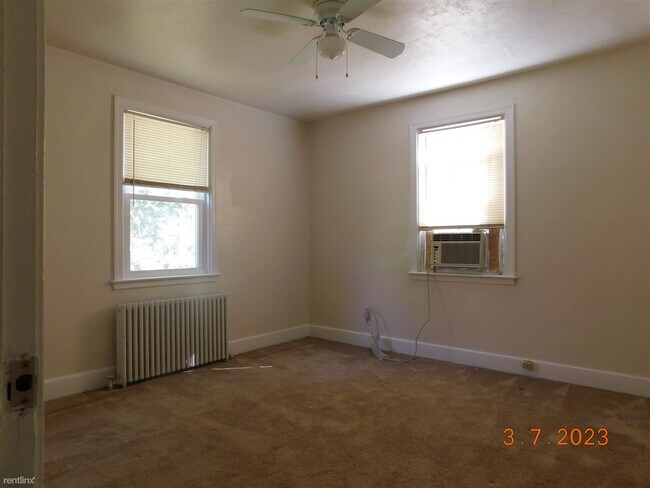 Building Photo - 2 br, 1 bath Duplex - 6230 Sedgefield Dr A...
