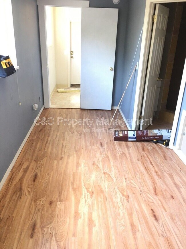 Building Photo - 244 Carmel Ave