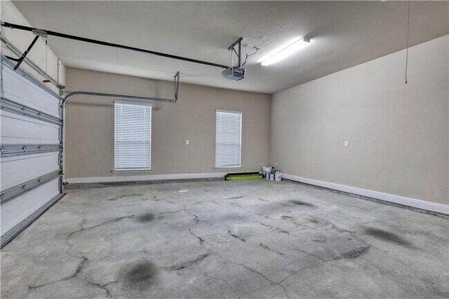 Building Photo - 657 Parish Lakes Dr