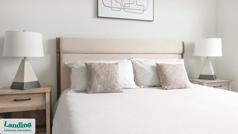 Building Photo - 2995 Railside Lp