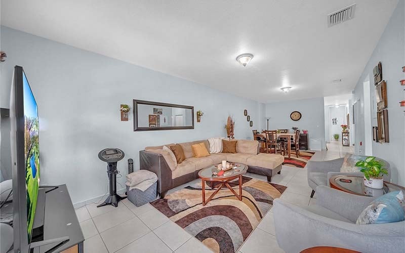 Building Photo - 7567 N Augusta Dr