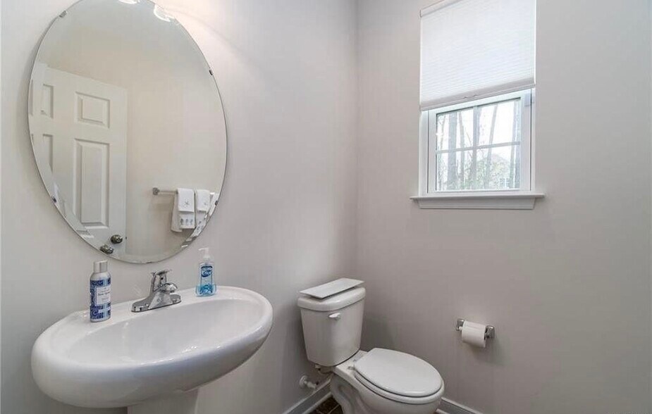 Building Photo - 4007 Island Park Ct