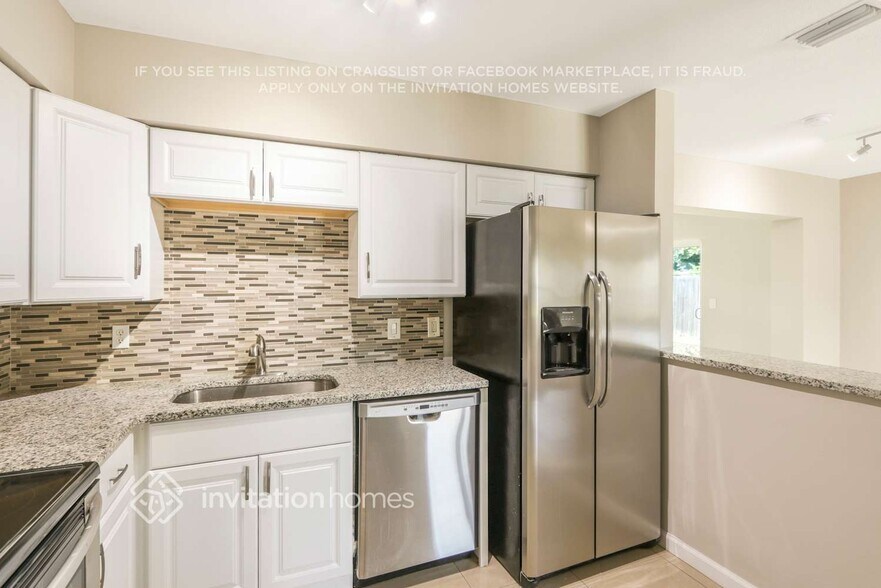 Building Photo - 1429 Regina Dr W