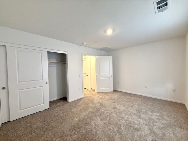 Building Photo - 26865 Millerton St
