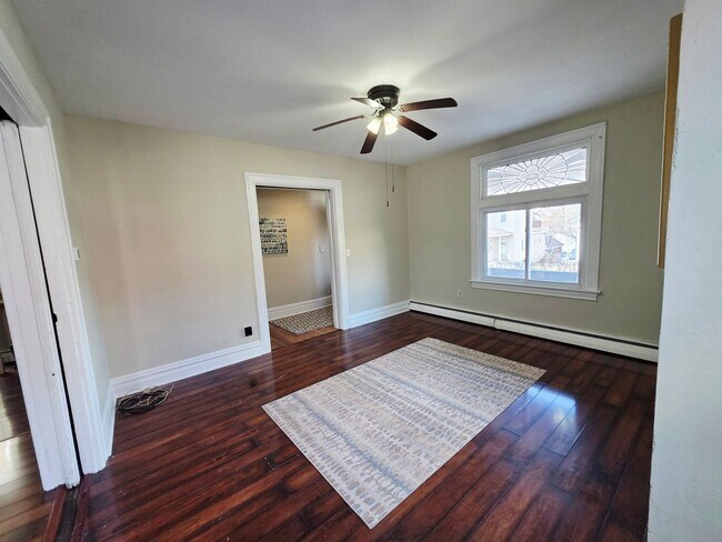 Building Photo - 20 Walnut St