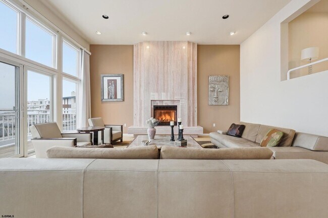 Building Photo - 119 S 11th Ave