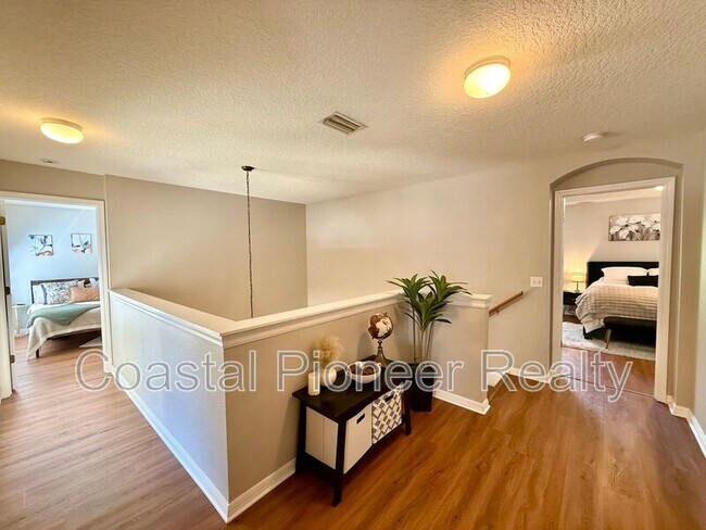 Building Photo - 11113 Avery Oaks Dr