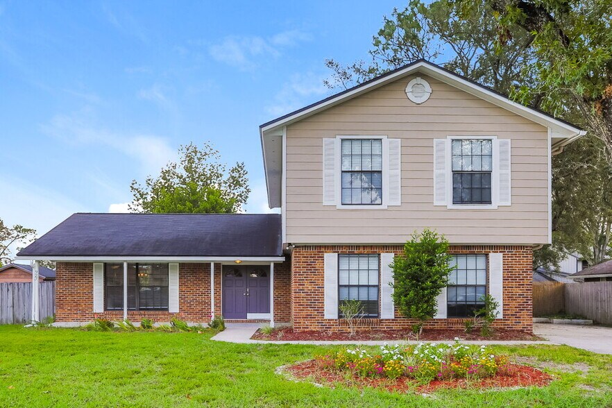 Primary Photo - 927 Ridgewall Ct