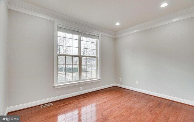 Building Photo - 42695 Macauley Place
