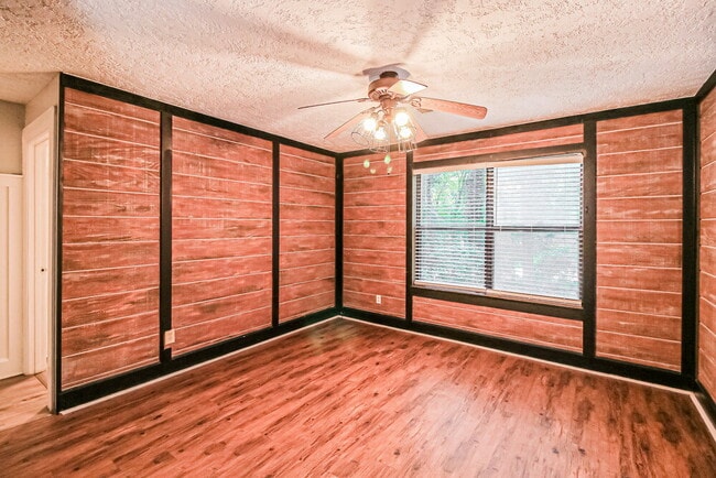 Building Photo - 7970 Norris Lake Rd