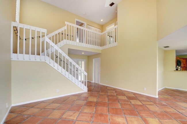 Building Photo - 12561 Shoreside Ln