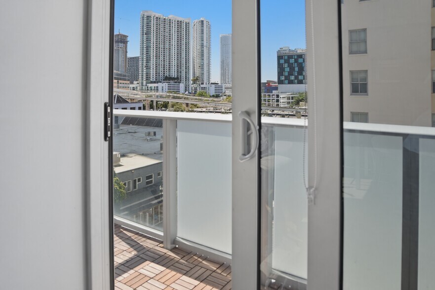 Building Photo - 151 SE 1st St