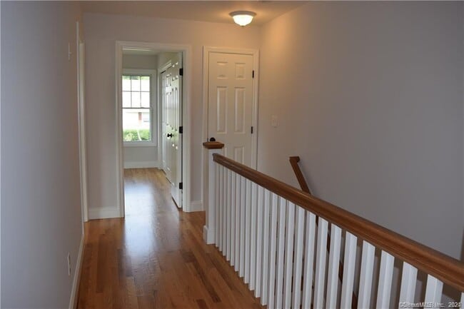 Building Photo - 562 Light St