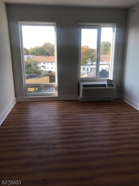 Building Photo - 1140 E St Georges Ave