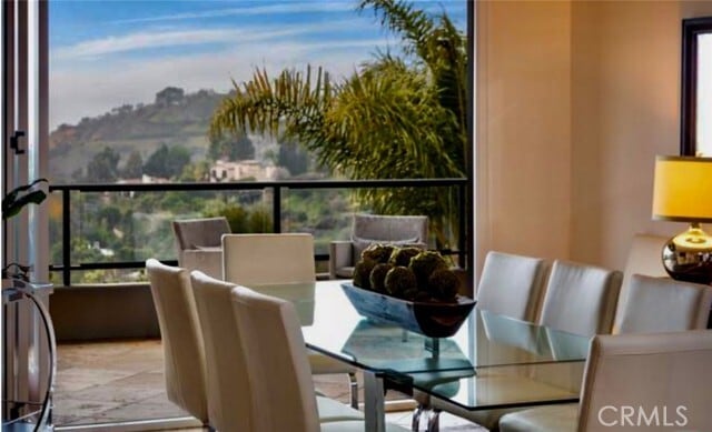 Building Photo - 7218 Mulholland Dr
