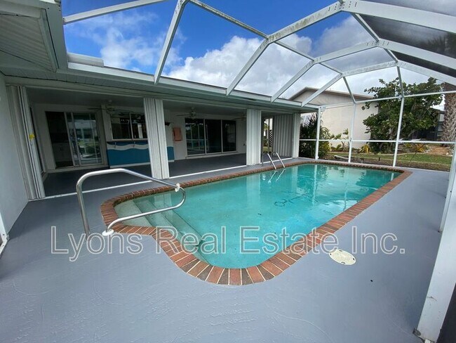 Building Photo - 174 Gulfview Rd