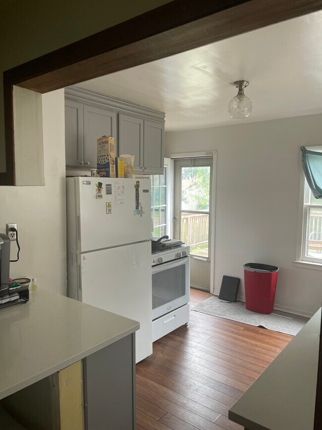 Building Photo - 3234 Xerxes Ave N