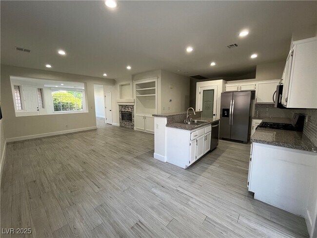 Building Photo - 8312 Gilded Crown Ct