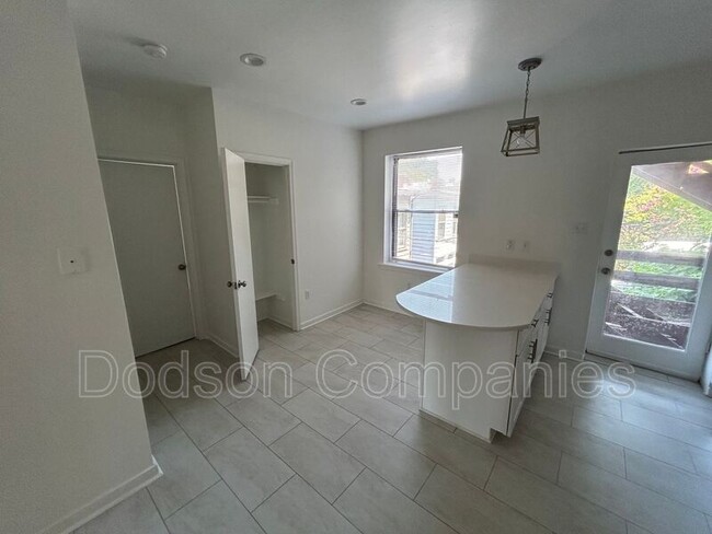 Building Photo - 21 N Stafford Ave