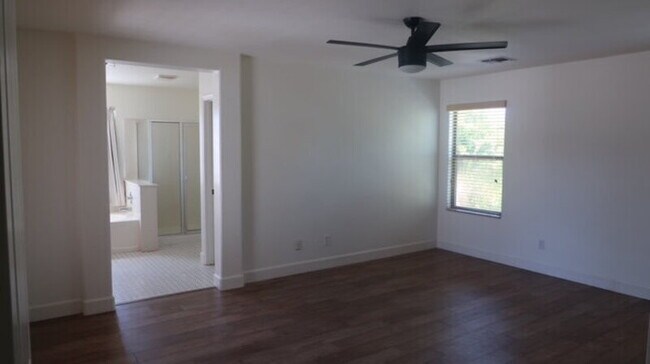 Building Photo - 3718 E Sebastian Ln