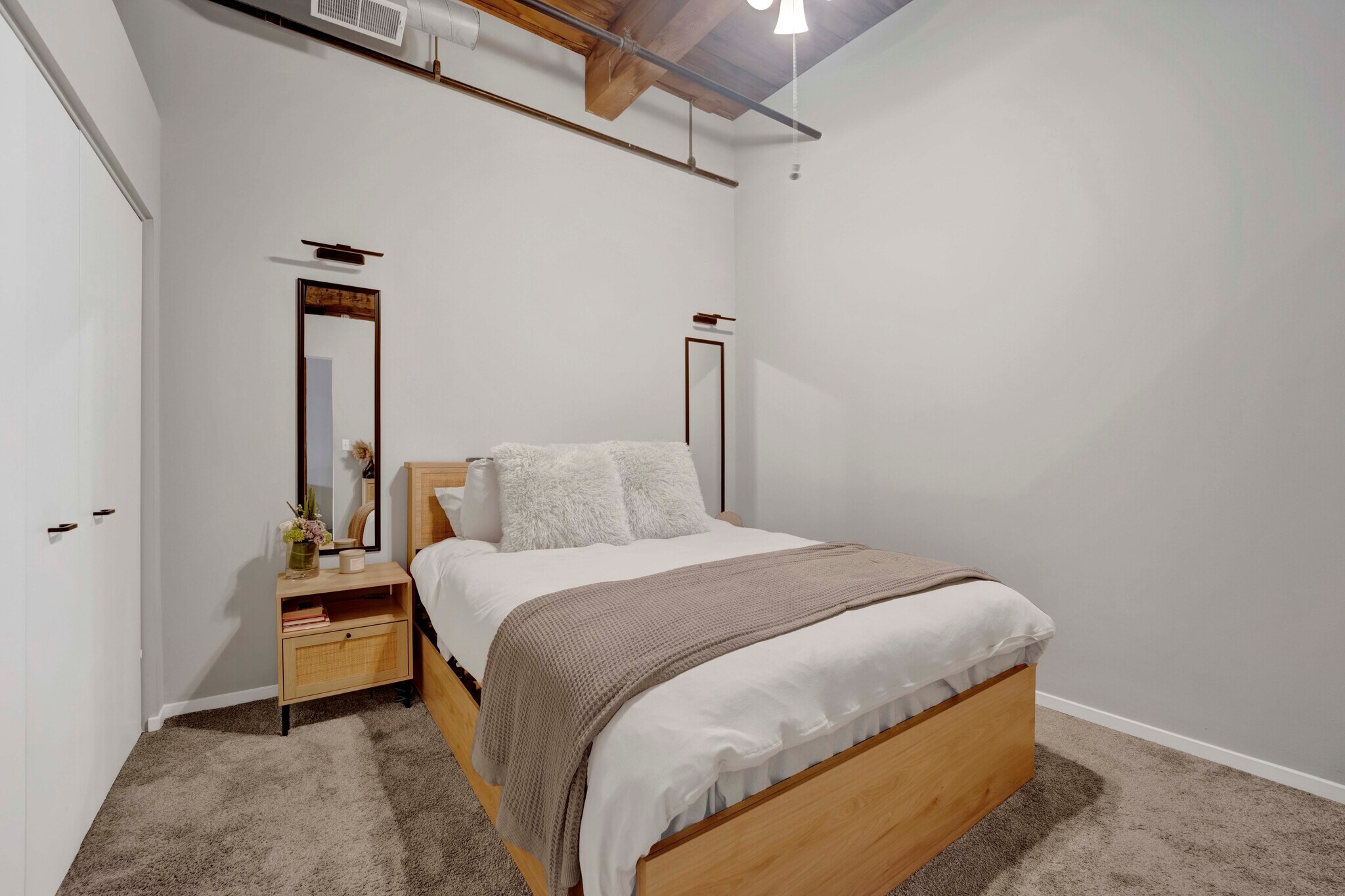 Building Photo - 625 W Jackson Blvd