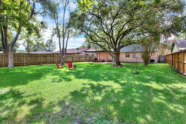Building Photo - 6208 Brookdale Dr