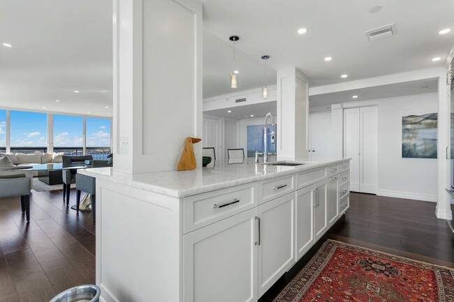 Building Photo - 4100 N Ocean Dr