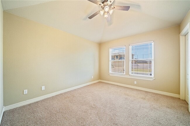 Building Photo - 6 Virginia Hills