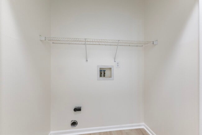 Building Photo - 3415 Waterloo Dr
