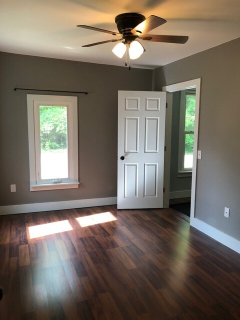 Building Photo - 662 Lamberton St NE