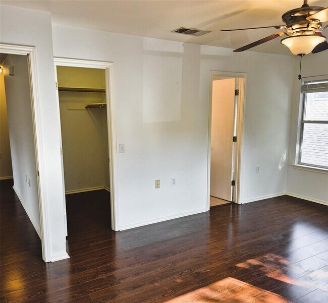 Building Photo - 1139 Emmitt Run