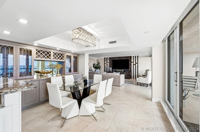 Building Photo - 2727 S Ocean Blvd