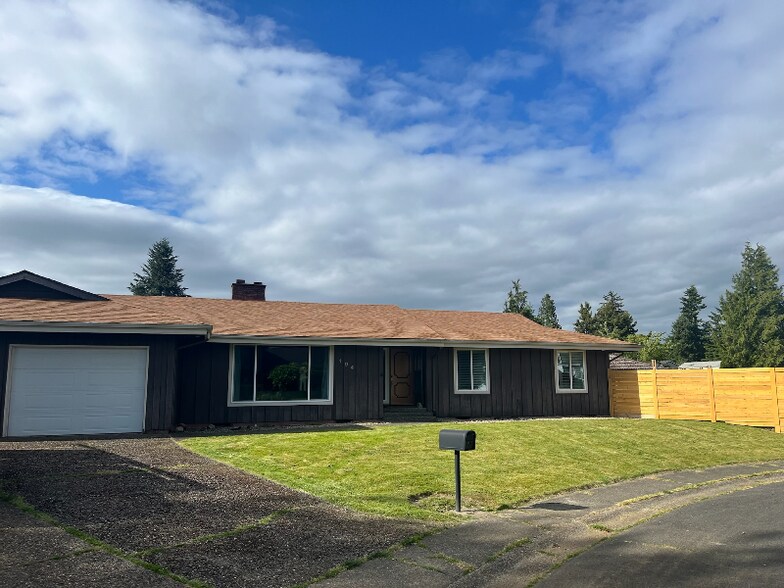 Primary Photo - 104 Alturas Dr