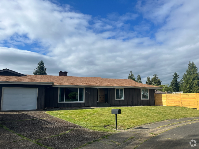 Building Photo - 104 Alturas Dr