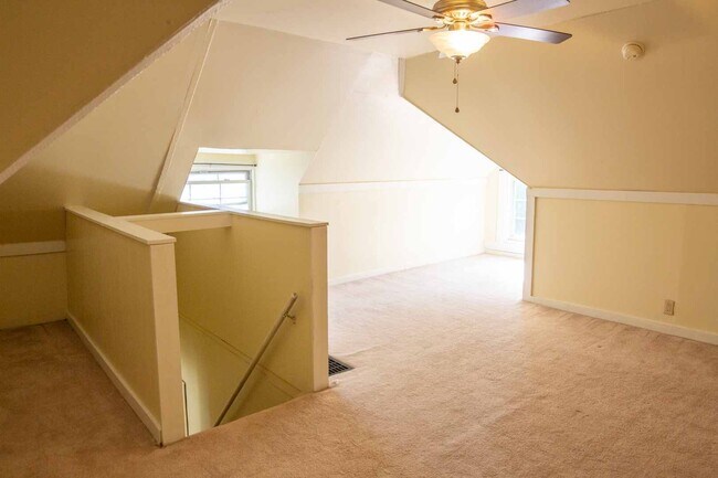 Building Photo - 30 E Maynard Ave