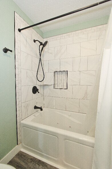 Building Photo - 1904 N Duck Hawk Ave