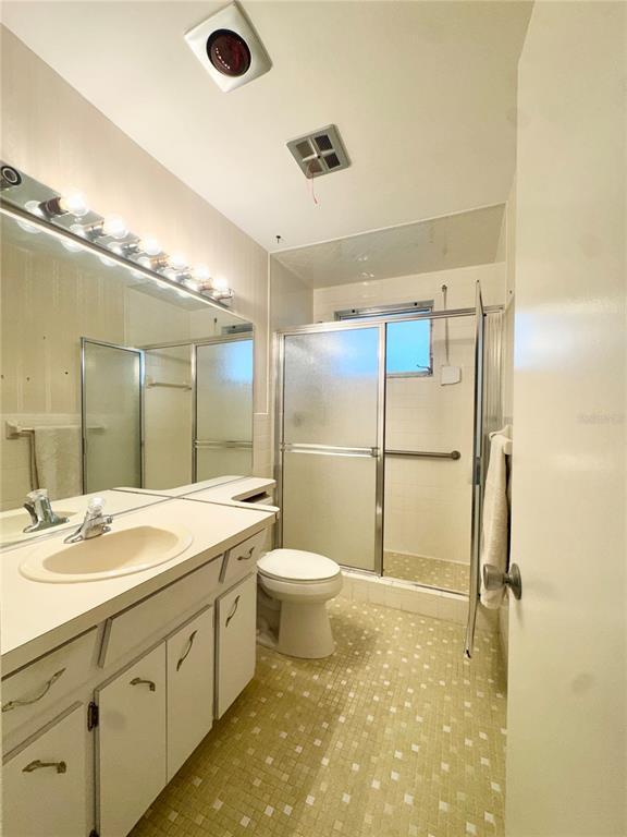 Building Photo - 2402 Ecuadorian Way
