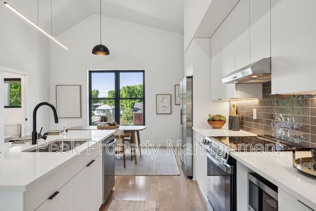 Building Photo - 1609 Pulaski St