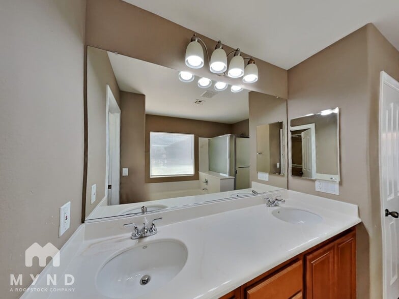 Building Photo - 6589 Pacific Screech Pl