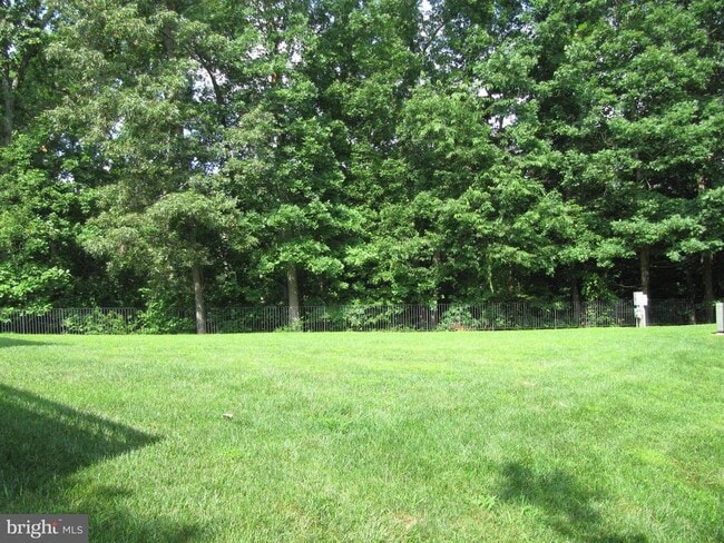 Building Photo - 11640 Fairfax Center Woods Tr